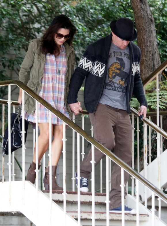 Channing Tatum et Jenna Dewan, futurs parents, dans les rues de Los Angeles, le 5 février 2013.