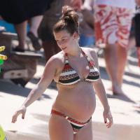Coleen Rooney : Très enceinte et en bikini pour une baignade avec son fils Kai