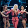 Michelle Hunziker sur scène pour son spectacle Mi Scappa Da Ridere à Milan, le 6 fevrier 2013.