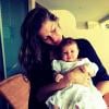 Gisele Bündchen a posté sur son compte Facebook une photo d'elle et de sa fille Vivian. Février 2013.