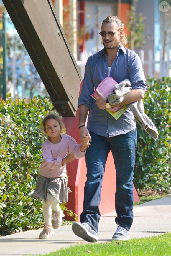 Gabriel Aubry a été chercher sa fille Nahla à la sortie de son école le 7 février 2013. Photo prise à Los Angeles.