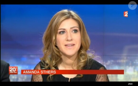 Amanda Sthers invitée par Laurent Delahousse sur le plateau du 20 heures de France 2, le 9 février 2013.