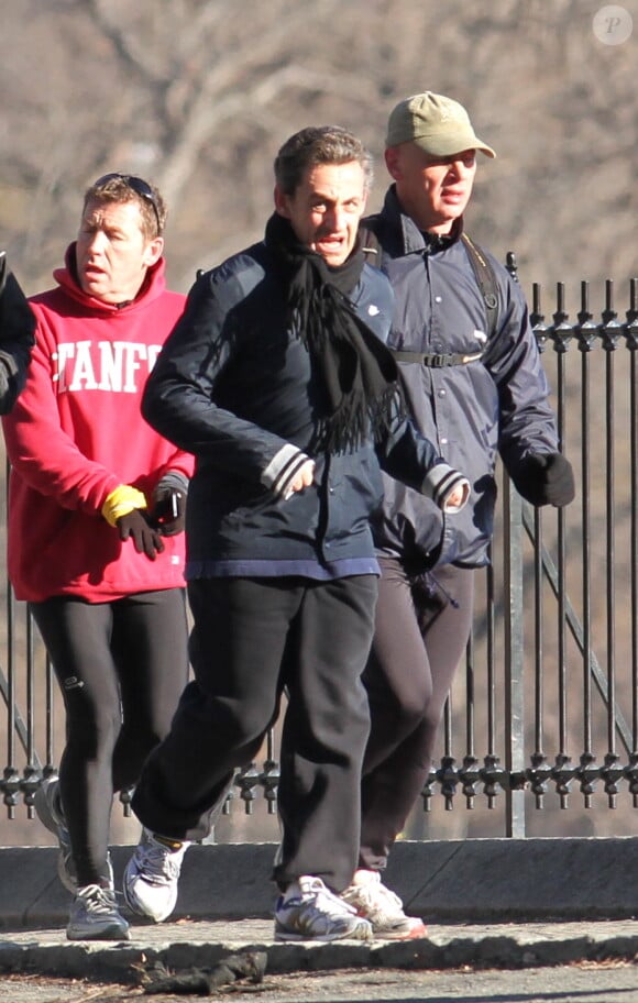 Exclu : Nicolas Sarkozy en plein footing dans Central Park à New York, le 2 février 2013.