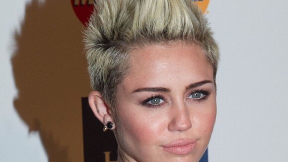 Miley Cyrus : Accusée de tromper Liam Hemsworth avec Ed Westwick !