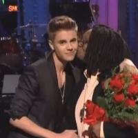 Justin Bieber déclare sa flamme à Whoopi Goldberg et évoque la marijuana