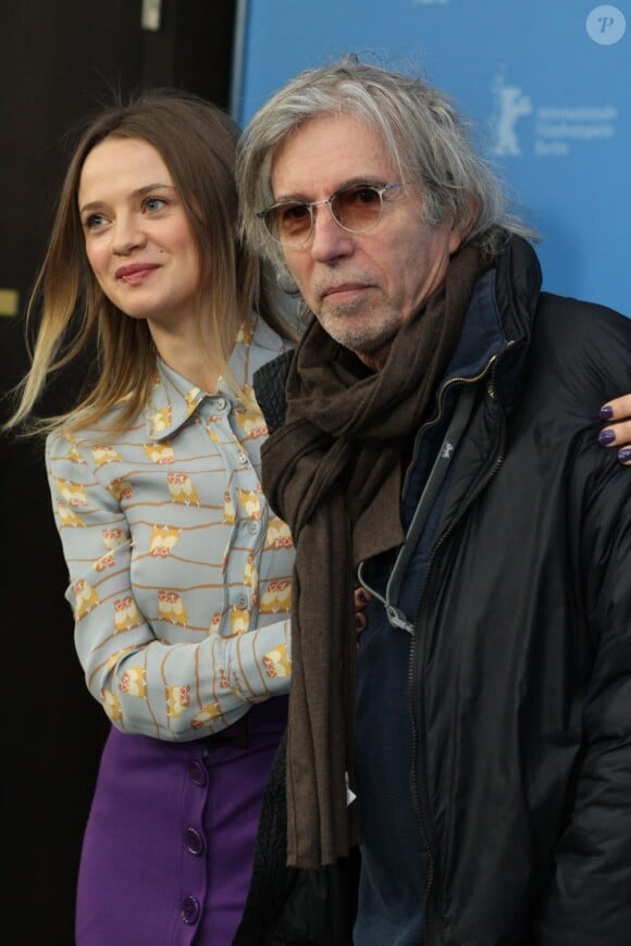 Sara Forestier et le réalisateur Jacques Doillon lors du photocall du film Mes séances de lutte au Festival de Berlin le 11 février 2013