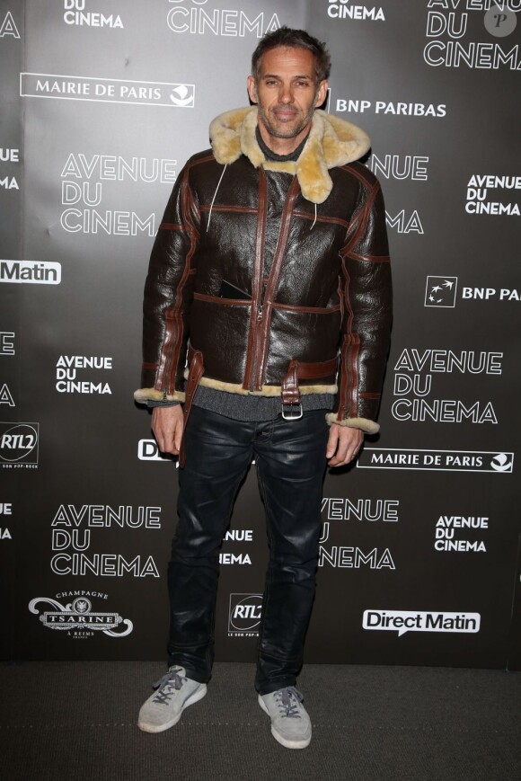 Paul Belmondo tout de Chapal vêtu lors de l'avant-première du film Möbius à Paris le 12 février 2013