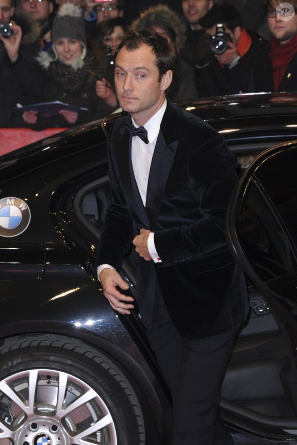 Jude Law arrive à la première du film Side Effects (Effets Secondaires) à la 63e Berlinale, le 12 février 2013.