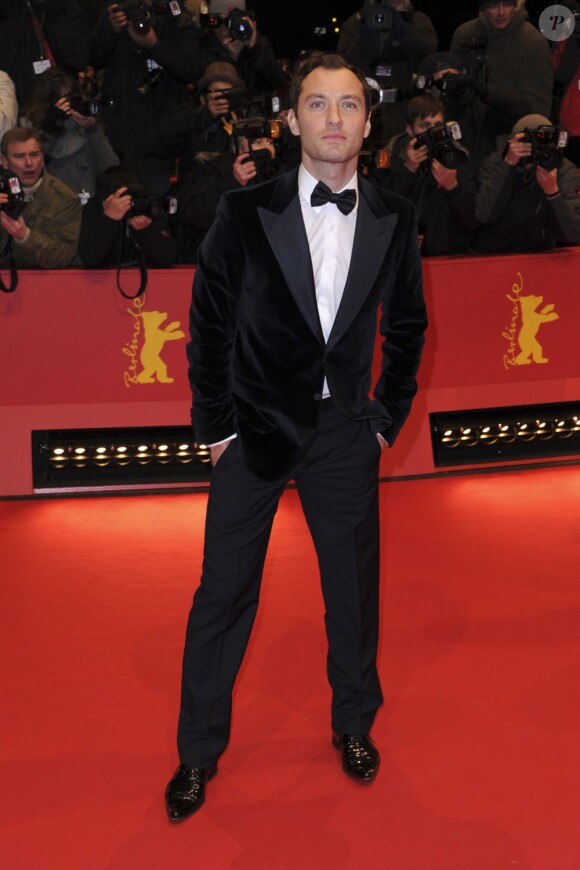 Jude Law toujours aussi classe pour la première du film Side Effects (Effets Secondaires) à la 63e Berlinale, le 12 février 2013.