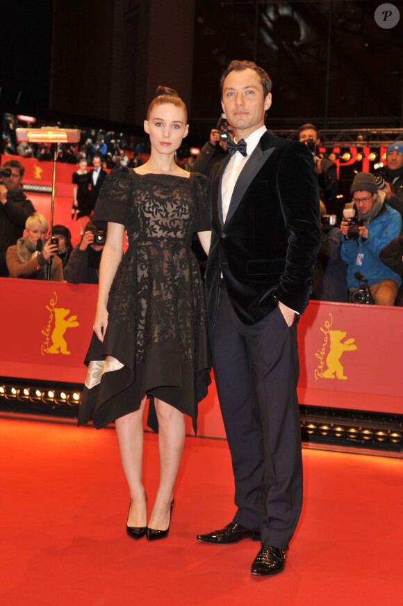 Rooney Mara et Jude Law pendant la première du film Side Effects (Effets Secondaires) à la 63e Berlinale, le 12 février 2013.