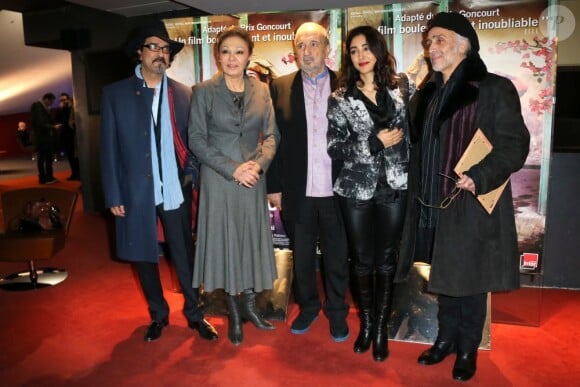 Le réalisateur et écrivain Atiq Rahimi, l'impératrice Farah Pahlavi, Jean-Claude Carrière et Golshifteh Farahani pendant l'avant-première du film Syngué Sabour à l'UGC des Halles à Paris, le 14 février 2013