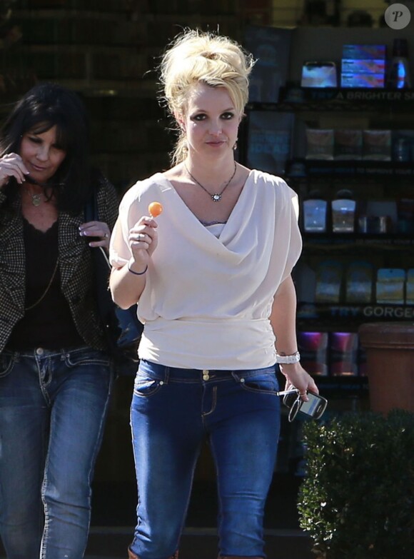 Britney Spears de sortie avec sa mère, le jour de la Saint-Valentin. Le 14 février 20013 à Malibu.