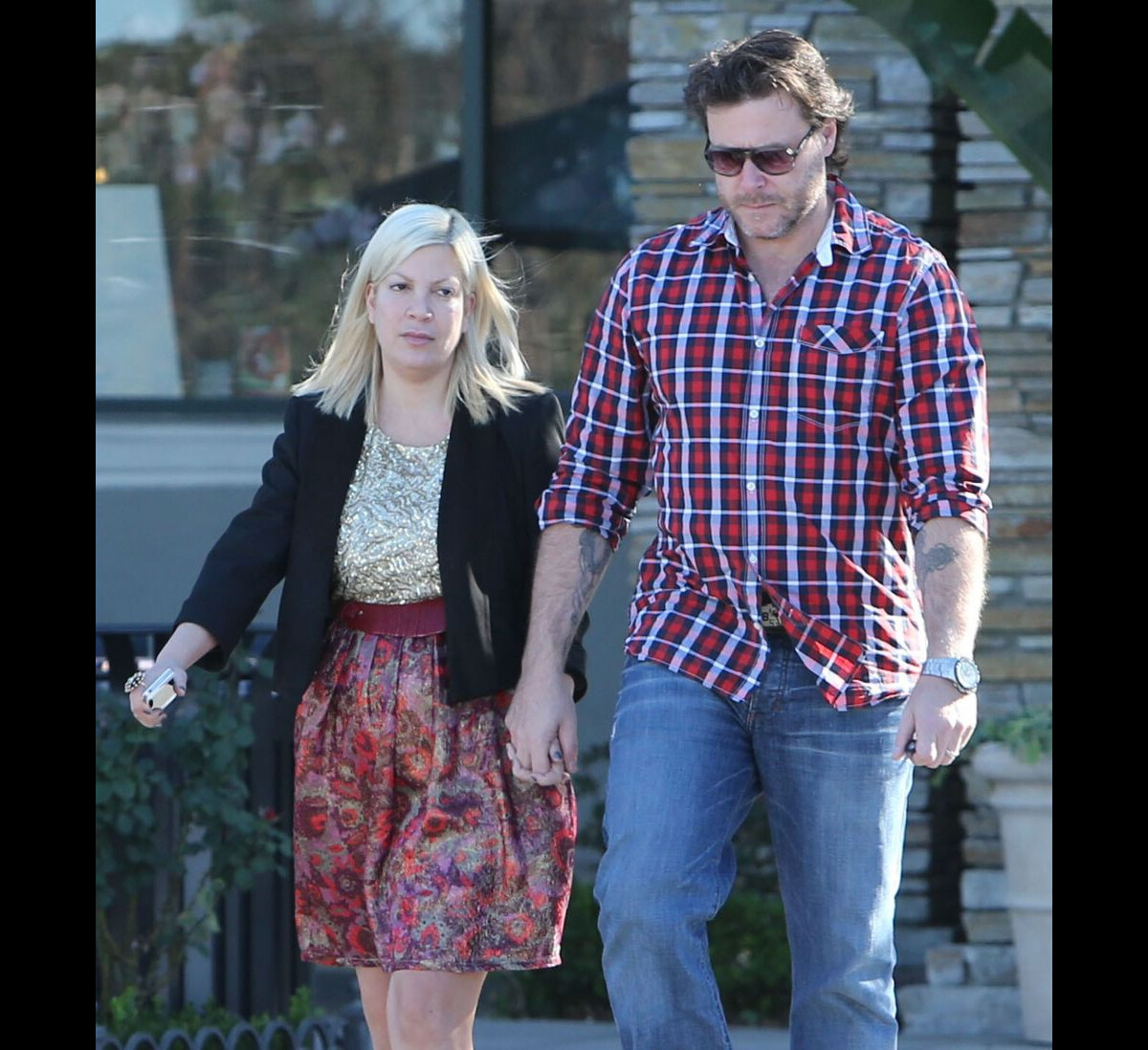 Vidéo : Tori Spelling, sans maquillage, et son mari Dean McDermott sont