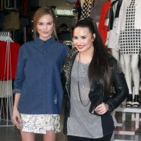 Demi Lovato : Blessée, elle fait le show, soutenue par Kate Bosworth