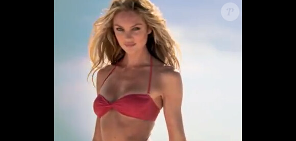 Capture d'écran du clip de Victoria's Secret pour la campagne bikini 2013 avec une Candice Swanepoel plus sexy que jamais