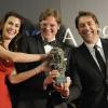Javier Bardem, producteur récompensé pour le documentaire Hijos de las nubes lors de la 27e cérémonie des Goya à Madrid le 17 février 2013