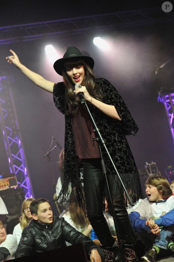 Nolwenn Leroy participe au 3e Monaco Beach Soccer Show à Monaco le 9 février 2013. Des stars du sport, de la musique et du show biz se réunissent au profit des associations Un sourire, un espoir pour la Vie de l'ancien footballeur Pascal Olmeta et Fight Aids Monaco de la Princesse Stephanie de Monaco.