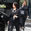 Kim Kardashian enceinte se promène à Beverly Hills, le 19 février 2013.