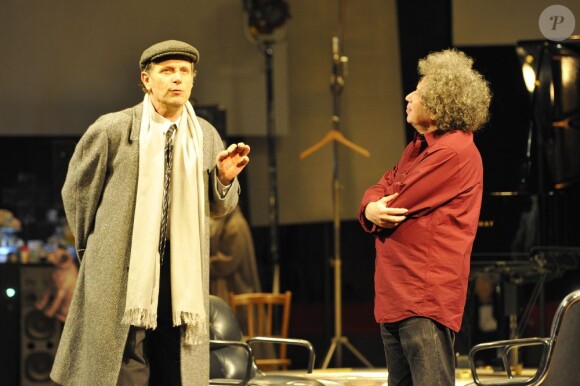 Charles Berling et Ami Flammer - Filage de l'excellente pièce "Gould Menuhin" au Théâtre de l'Atelier à Paris, le 19 février 2013.