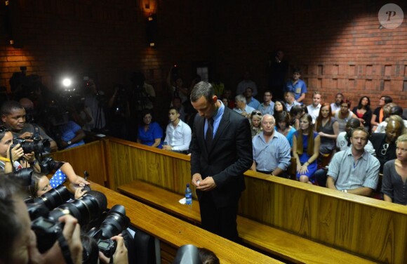 Oscar Pistorius au tribunal d'instance de Pretoria, troisième jour d'audience pour sa demande de libération sous caution, le 21 février 2013.