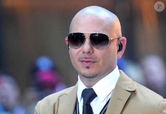 Le rappeur Pitbull en concert sur le plateau de l'émission Today Show à New York, le 21 Novembre 2012.