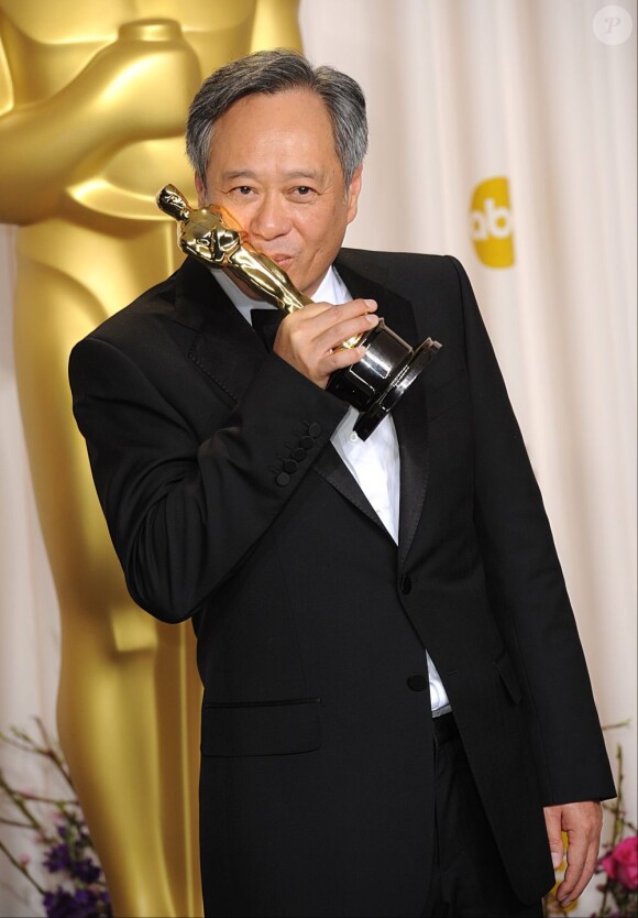 Ang Lee de nouveau meilleur réalisateur pendant la 85e cérémonie des Oscars au Dolby Theatre de Los Angeles, le 24 février 2013.