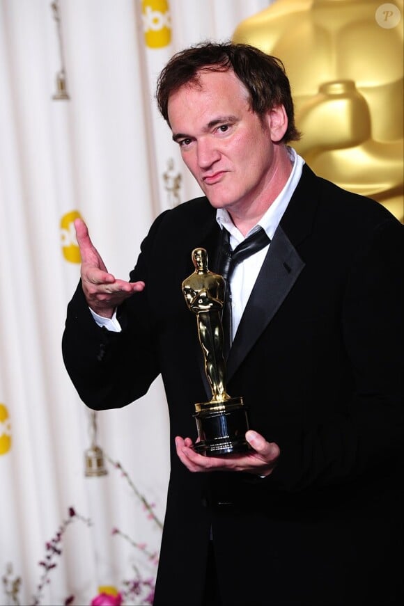 Quentin Tarantino et son Oscar à la 85e cérémonie des Oscars au Dolby Theatre de Los Angeles, le 24 février 2013.