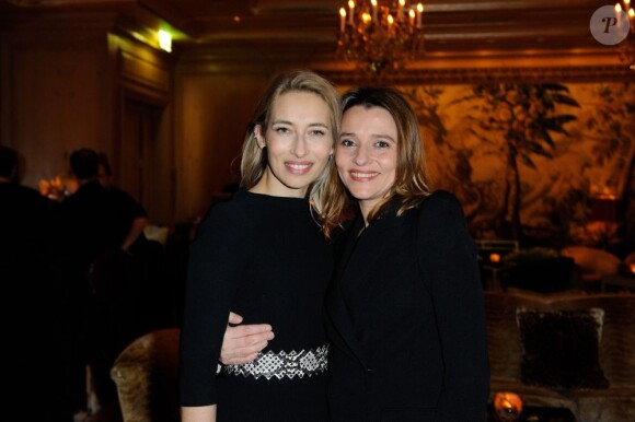 Alexandra Golovanoff et la directrice des programmes de Paris Première Anais Bouton de Moulins lors de la soiree de lancement du cocktail 'Le Golo' à l'hôtel Le Bristol. Paris, le 25 février 2013.