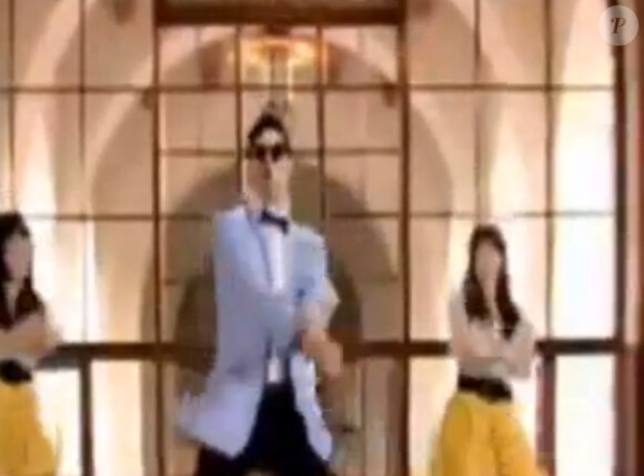 Josh Duhamel dans le teaser de la cérémonie des Kids' Choice Awards, qui se tiendra le 23 mars 2013.