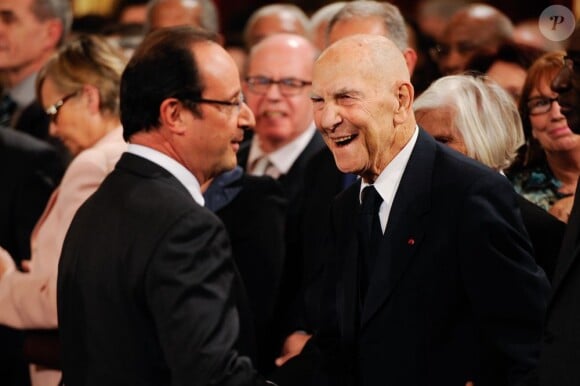 François Hollande et Stéphane Hessel au palais de l'Elysée à Paris le 26 novembre 2012