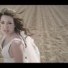 Laura Smet, une mariée éperdue qui court vers la passion dans le clip de Mon Premier Amour , single-titre du nouvel album de Philippe Uminski, à paraître le 21 mai 2012.