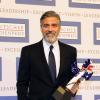 George Clooney recevant un prix d'honneur lors du German Media Prize 2012 à Baden-Baden le 26 février 2013