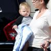 Jennifer Garner emmène son fils Samuel à un magasin de jouets de Los Angeles, le 26 février 2013.