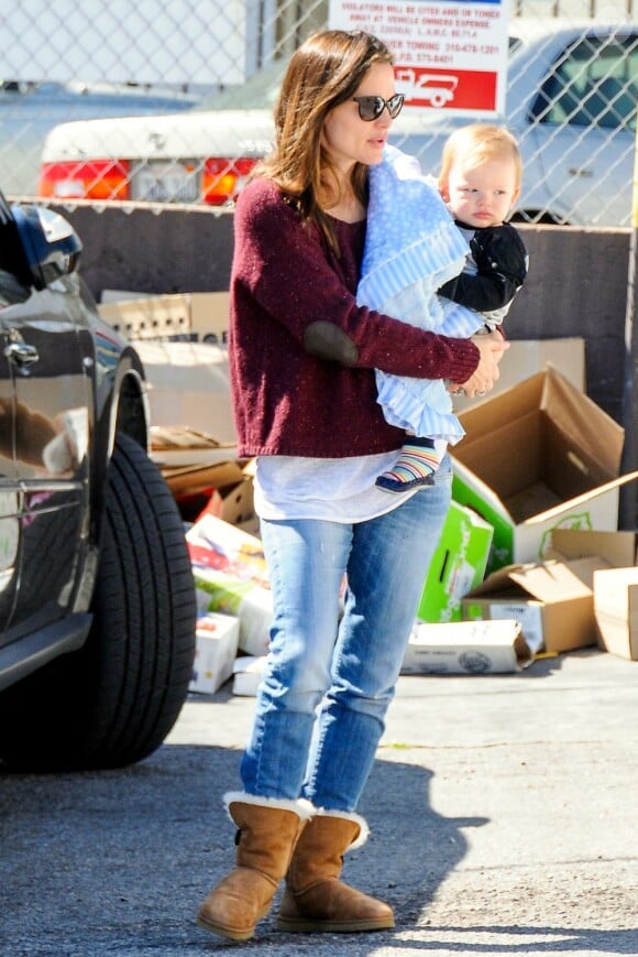 Jennifer Garner et son fils Samuel dans les rues de Los Angeles, le 26 février 2013.