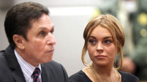 Lindsay Lohan : Son avocat est 'incompétent' et son ami Charlie Sheen encombrant