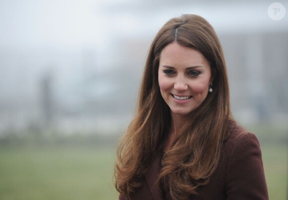 La duchesse Kate Middleton, enceinte, se rend au Fishing Heritage Centre à Grimsby le 5 mars 2013.