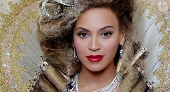 La sublime Beyoncé a tourné un teaser spécial dans le cadre de sa tournée The Mrs. Carter Show Wolrd Tour, qui débutera le 15 avril 2013 à Belgrade.
