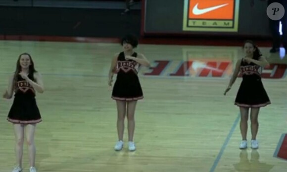 Paris Jackson s'est affichée en pom-pom girl pour un match de basket, mercredi 5 mars 2013.