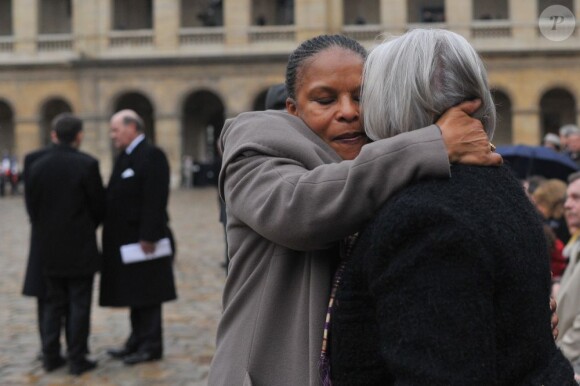 Christiane Taubira et Christiane Hessel lors de l'hommage national à Stéphane Hessel, à Paris le 7 mars 2013.
