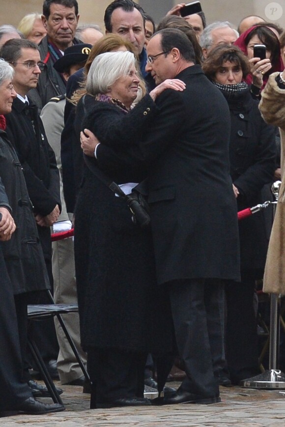 François Hollande et Christiane Hessel lors de l'hommage national à Stéphane Hessel, à Paris le 7 mars 2013.
