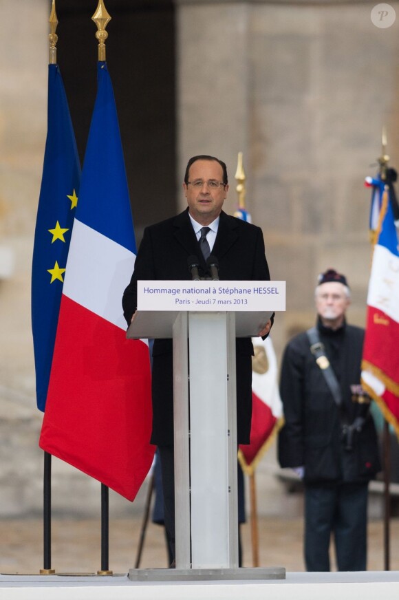 François Hollande lors de l'hommage national à Stéphane Hessel, à Paris le 7 mars 2013.