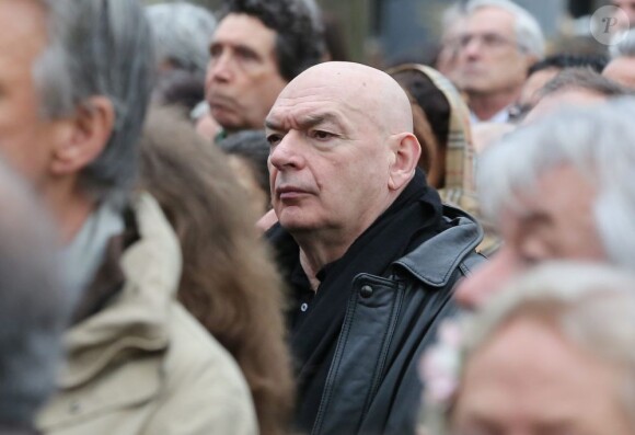 Jean Nouvel au cimetière Montparnasse pour l'inhumation de Stéphane Hessel à Paris le 7 mars 2013.