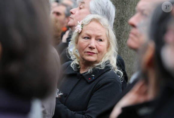 Agnès B au cimetière Montparnasse pour l'inhumation de Stéphane Hessel à Paris le 7 mars 2013.