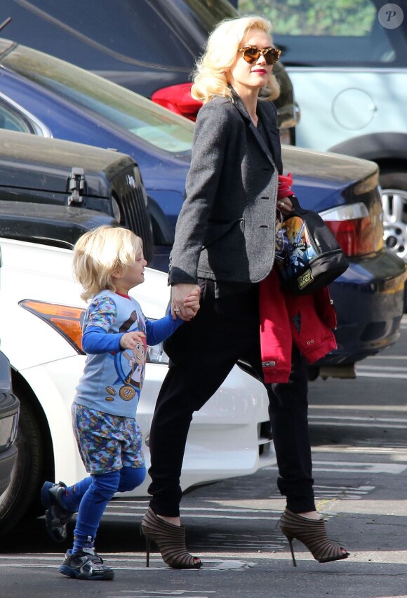 Gwen Stefani dépose son  fils Zuma Rossdale à l'école à Los Angeles, le 6 mars 2013.
