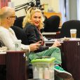 Gwen Stefani s'offre une manucure à Los Angeles, le 6 mars 2013.