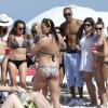 Quand Shemar Moore n'est pas sur le tournage de la serie "Esprits Criminels", l'acteur se repose en profitant de la plage et du soleil de Miami. L'acteur aime montrer ses muscles et ses tatouages aux nombreuses fans qui l'admirent. Miami, le 8 mars 2013 51033150 'Criminal Minds' actor Shemar Moore does what he does best when not acting, flaunting and flexing the day away on the beach in Miami, Florida on March 8, 2013. Moore was generous as usual in sharing his sexiness with female beachgoers and even treated fans and photographers with an impromptu dip in the water while still wearing his pants and leather belt over his swimsuit. Later, Shemar had the ladies going wild and posed for pictures with a variety of bikini-clad beauties before fulfilling the dreams of one special beachgoer by getting cuddly with her in the warm ocean waters.08/03/2013 - Miami