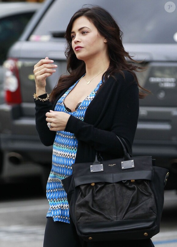 Enceinte, Jenna Dewan se promène dans les rues de Los Angeles, le 8 mars 2013.