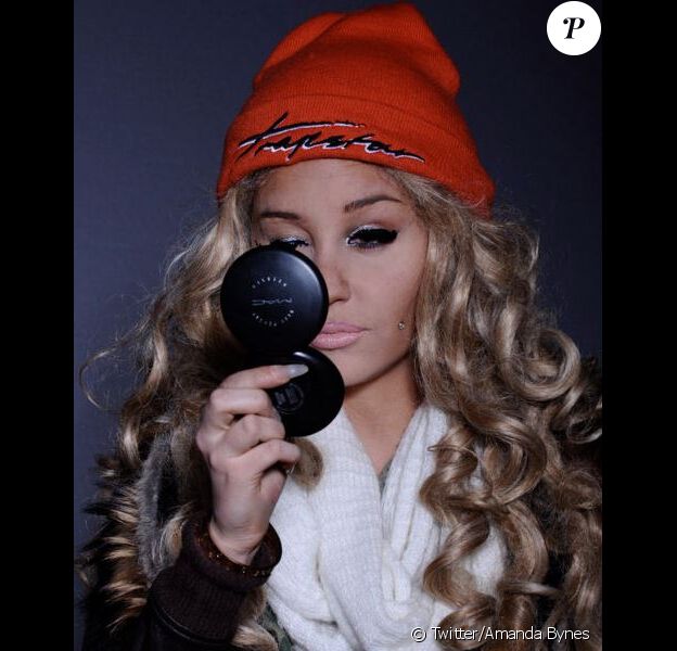 Amanda Bynes s'amuse comme une folle à se déguiser et à poster les photos sur son compte Twitter. Le 10 mars 2013.