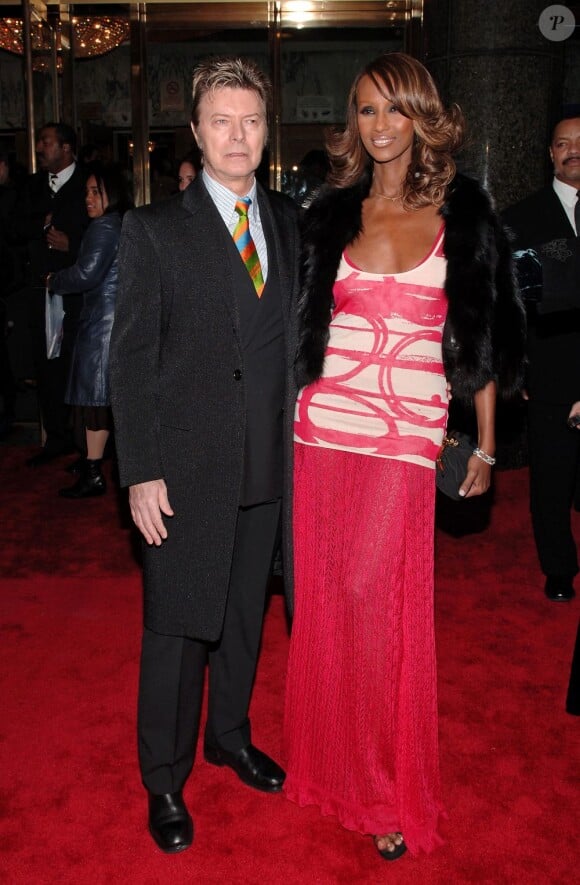 David Bowie et sa femme Iman, le 1er décembre 2005 à New York.