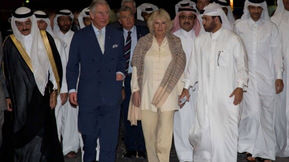 Prince Charles et Camilla au Qatar : Entre lunettes 3D et cadeau pour Kate !